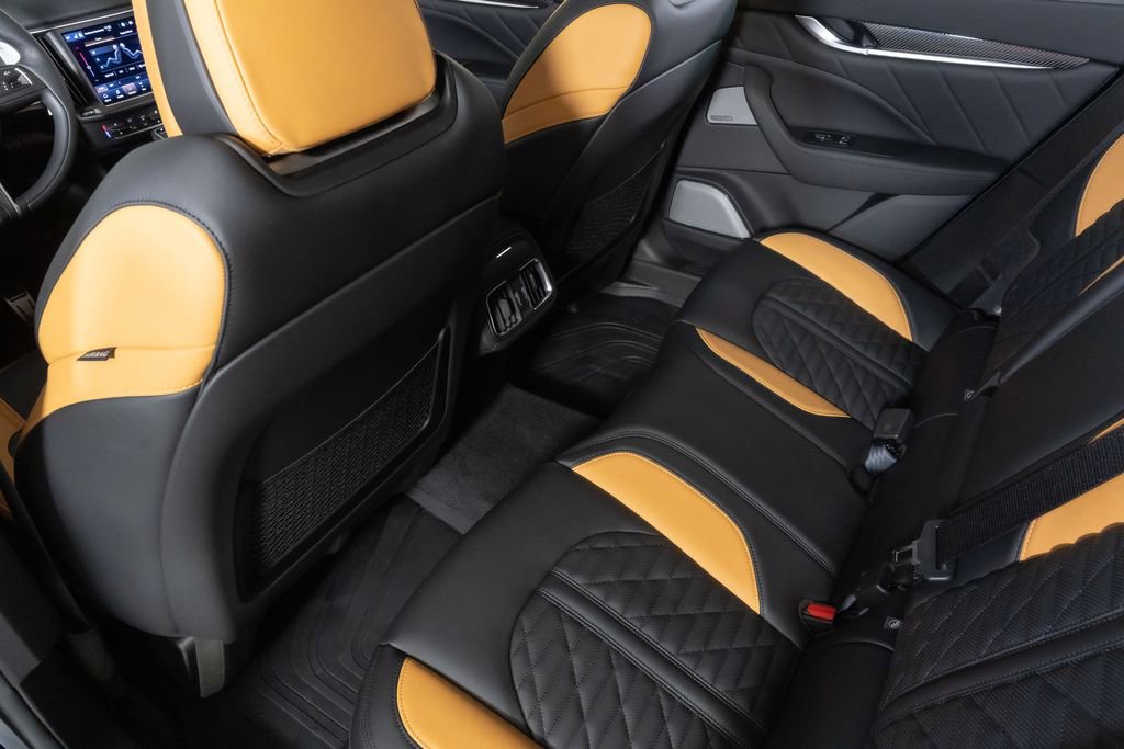 Used 2024 Maserati Levante Trofeo image 31