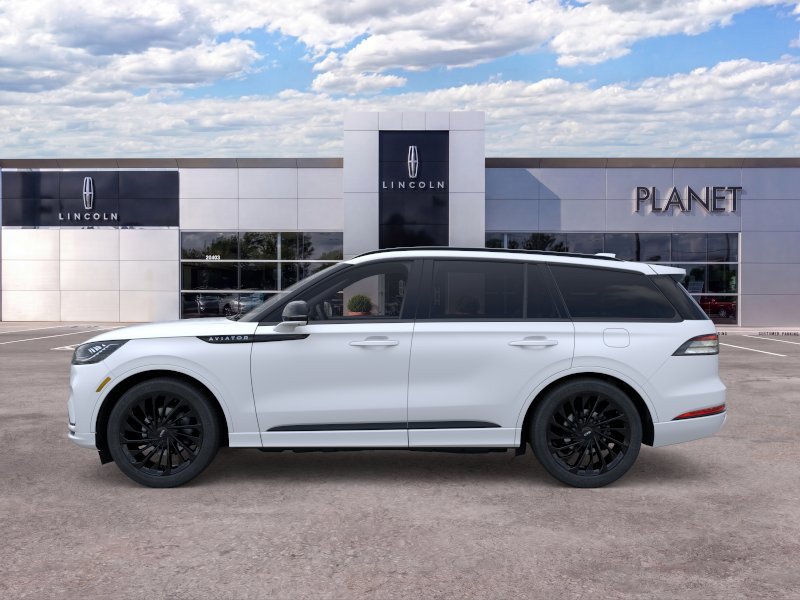 New 2026 Lincoln Aviator Reserve w/ Jet Appearance Package RWD image 3