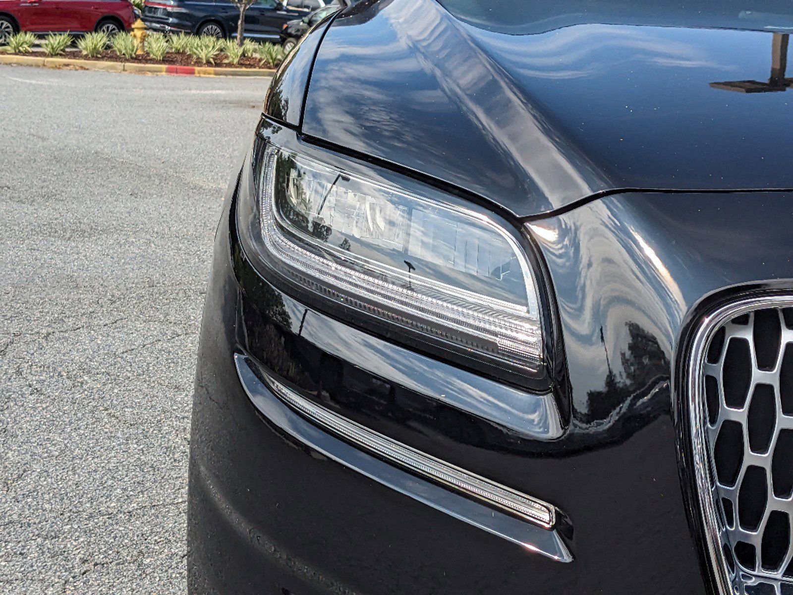 Certified 2023 Lincoln Nautilus Reserve w/ Equipment Group 201A image 11