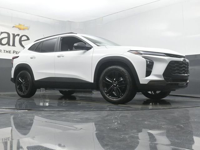 New 2025 Chevrolet Trax ACTIV w/ Sunroof Package image 2