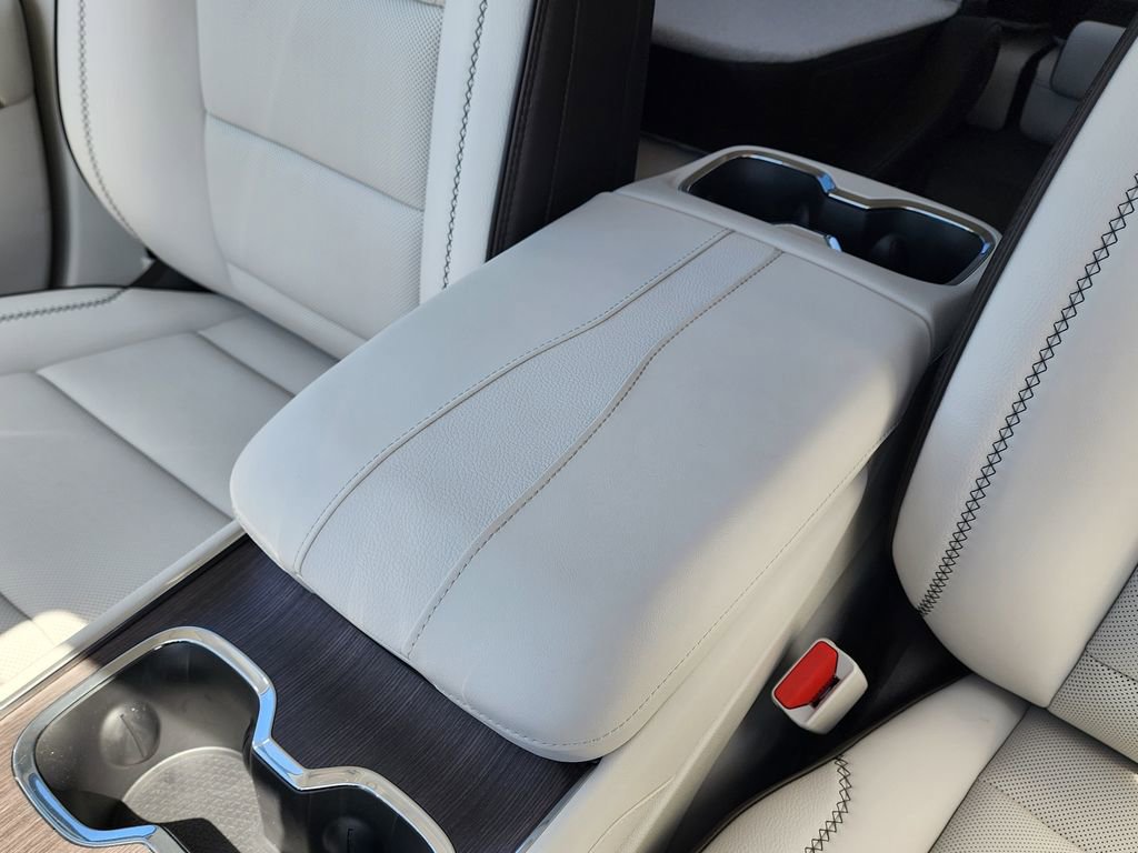 New 2026 GMC Acadia Denali w/ Super Cruise Package FWD image 35