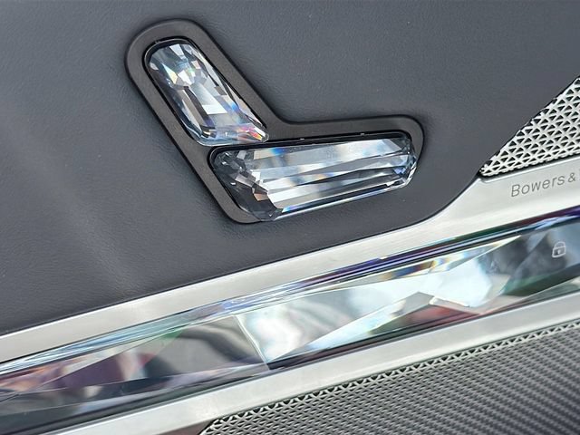 Used 2025 BMW i7 eDrive50 w/ Premium Package RWD image 24