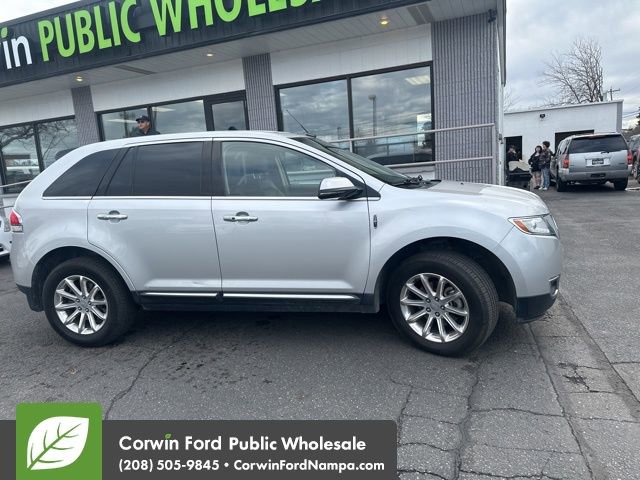 Used 2012 Lincoln MKX FWD image 4