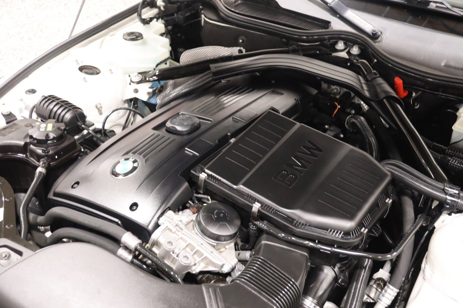 Used 2014 BMW Z4 sDrive35i image 17