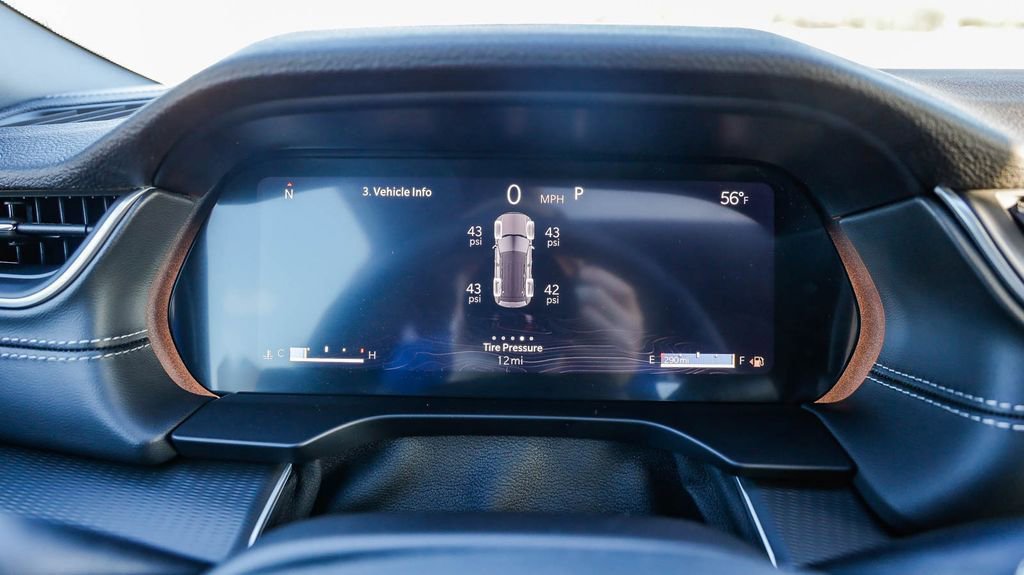 New 2025 Jeep Grand Cherokee Altitude image 24