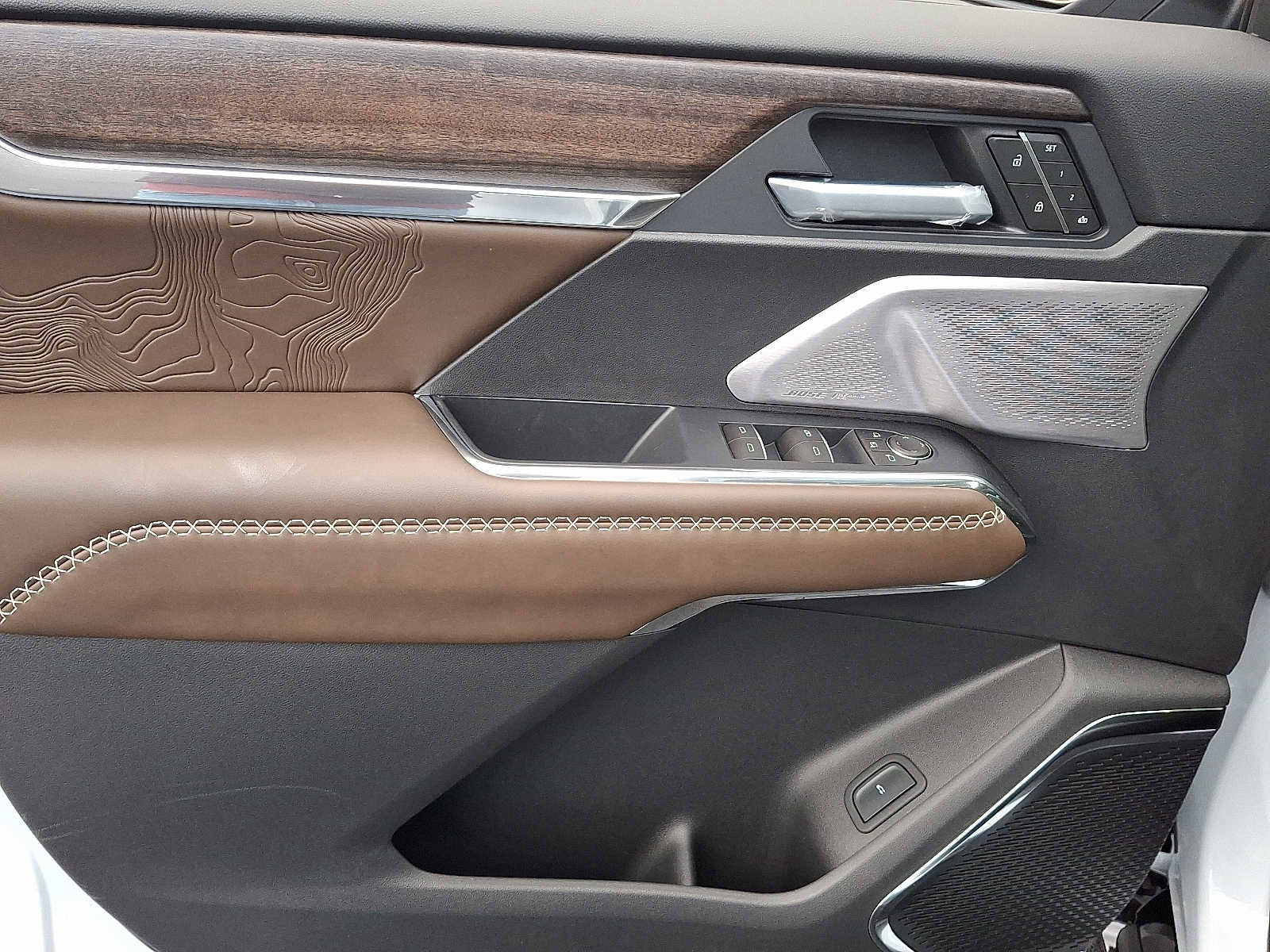 New 2026 GMC Acadia Denali Ultimate w/ LPO, Floor Liner Package image 11