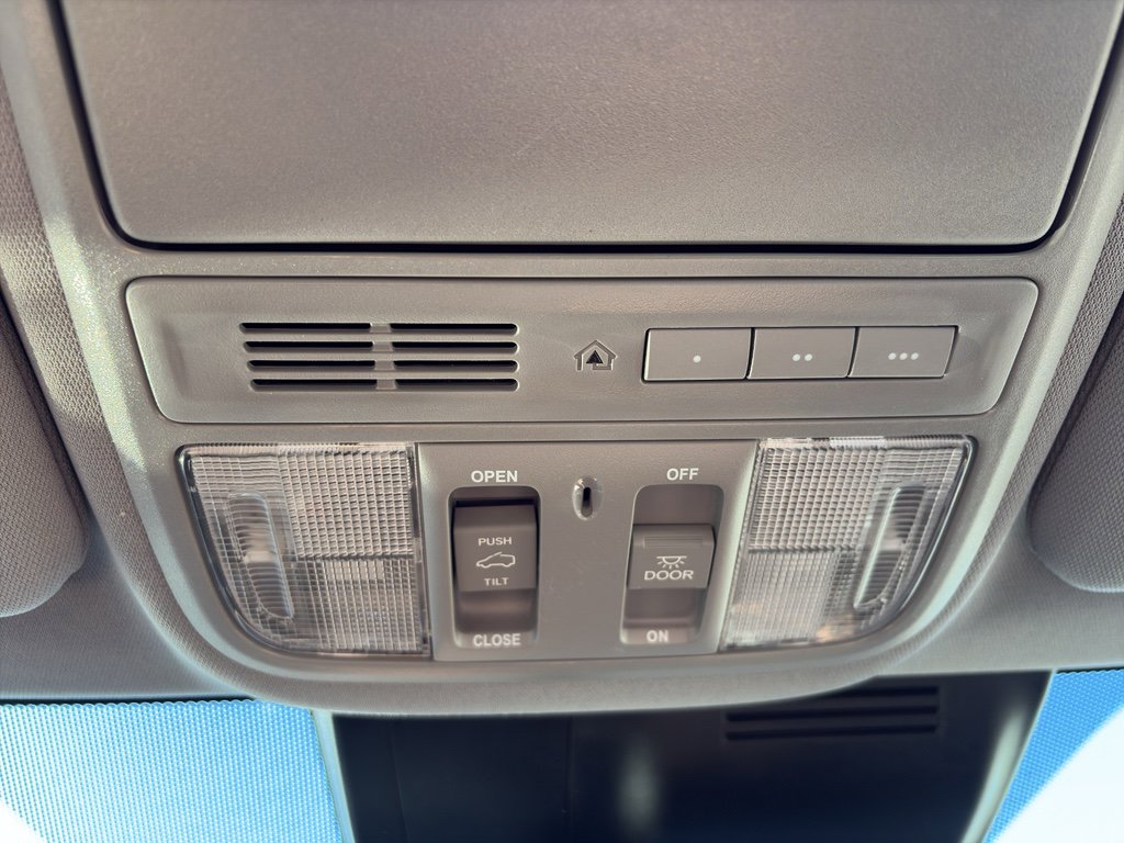 Used 2022 Honda CR-V Touring image 23