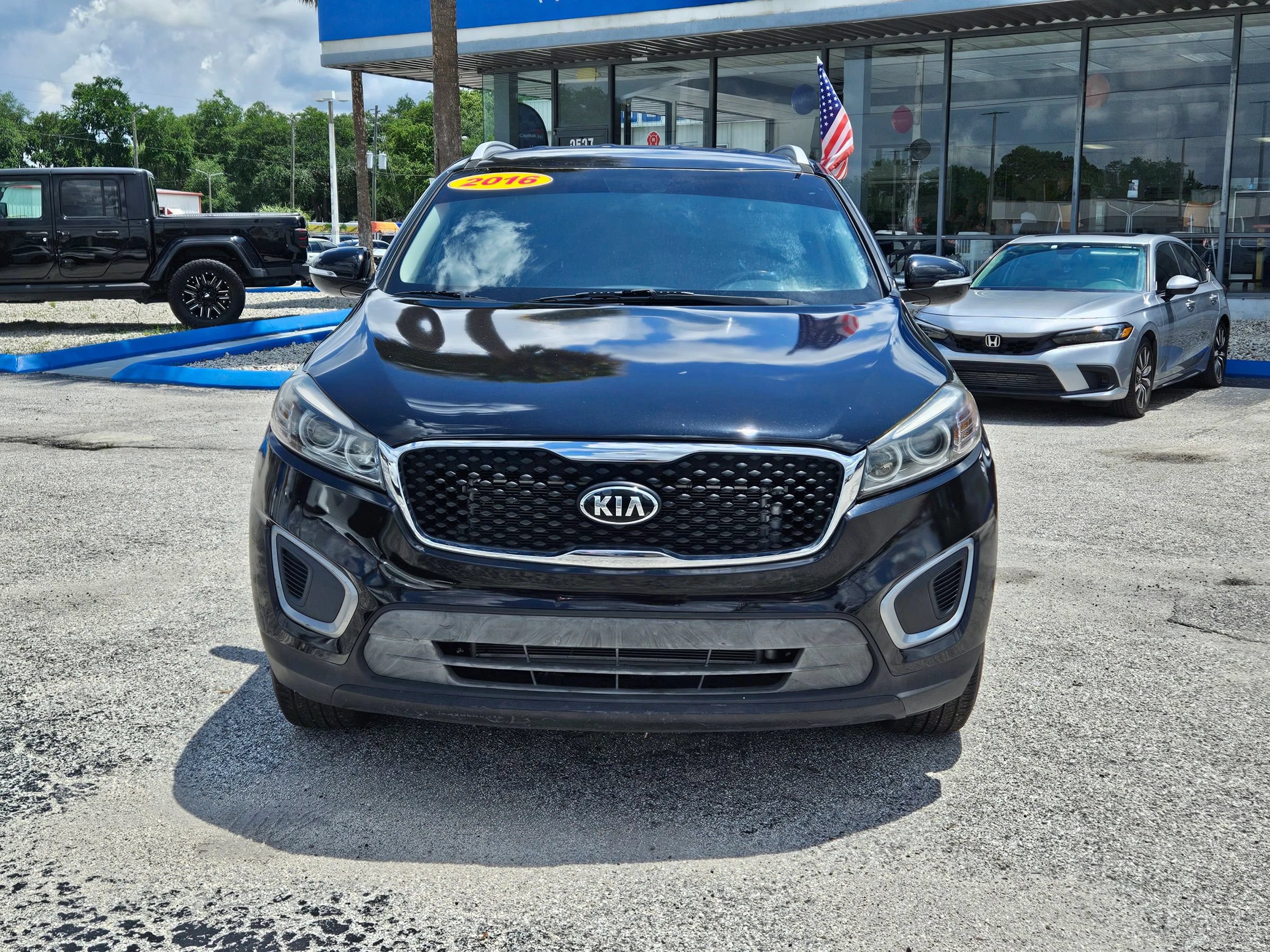 Used 2016 Kia Sorento FWD w/ LX Convenience Package image 2