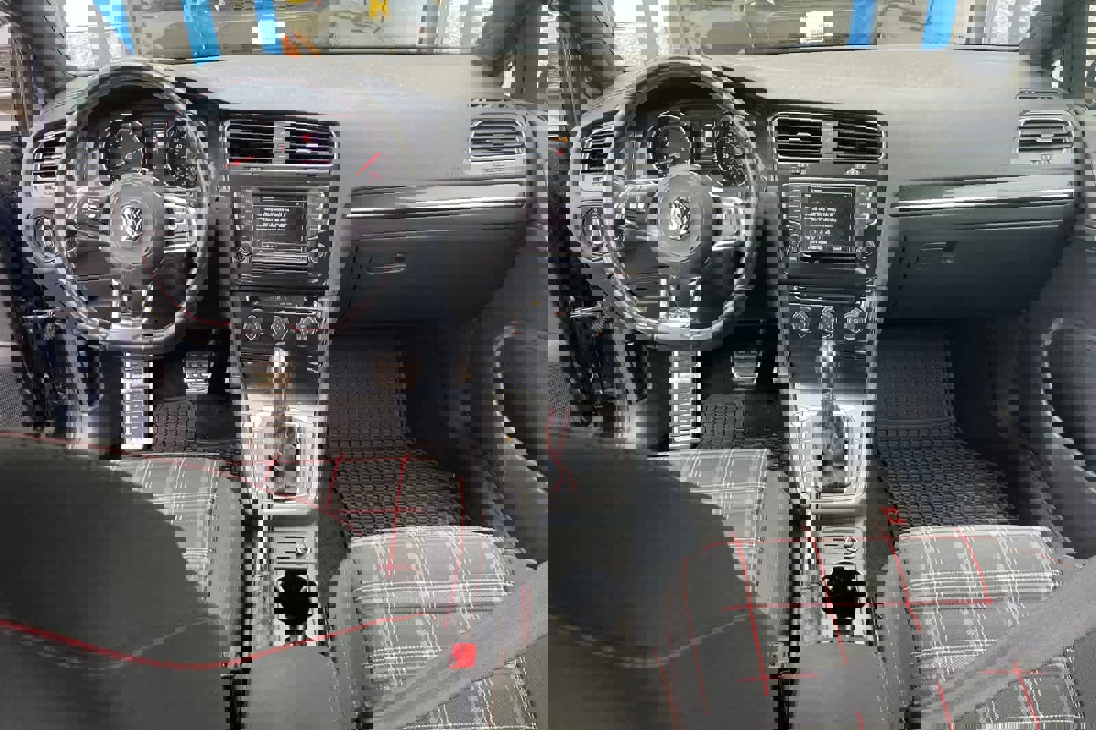 Used 2017 Volkswagen GTI Sport image 11