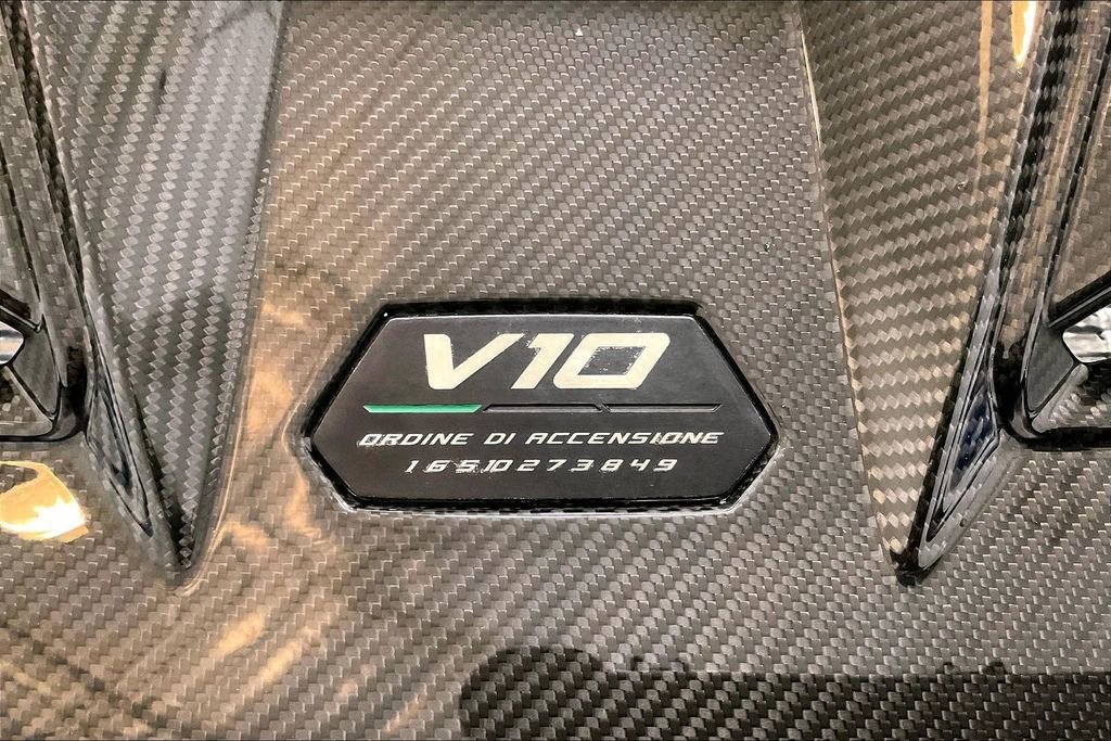 Used 2023 Lamborghini Huracan Tecnica image 16