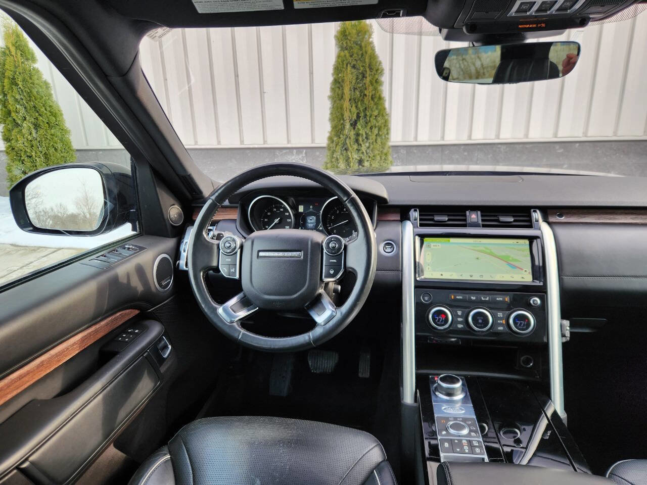 Used 2017 Land Rover Discovery HSE Luxury image 19