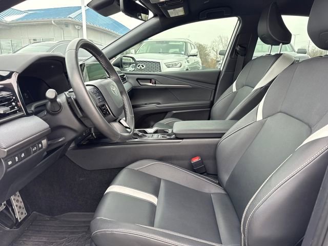 Used 2025 Toyota Camry SE w/ Convenience Package image 12