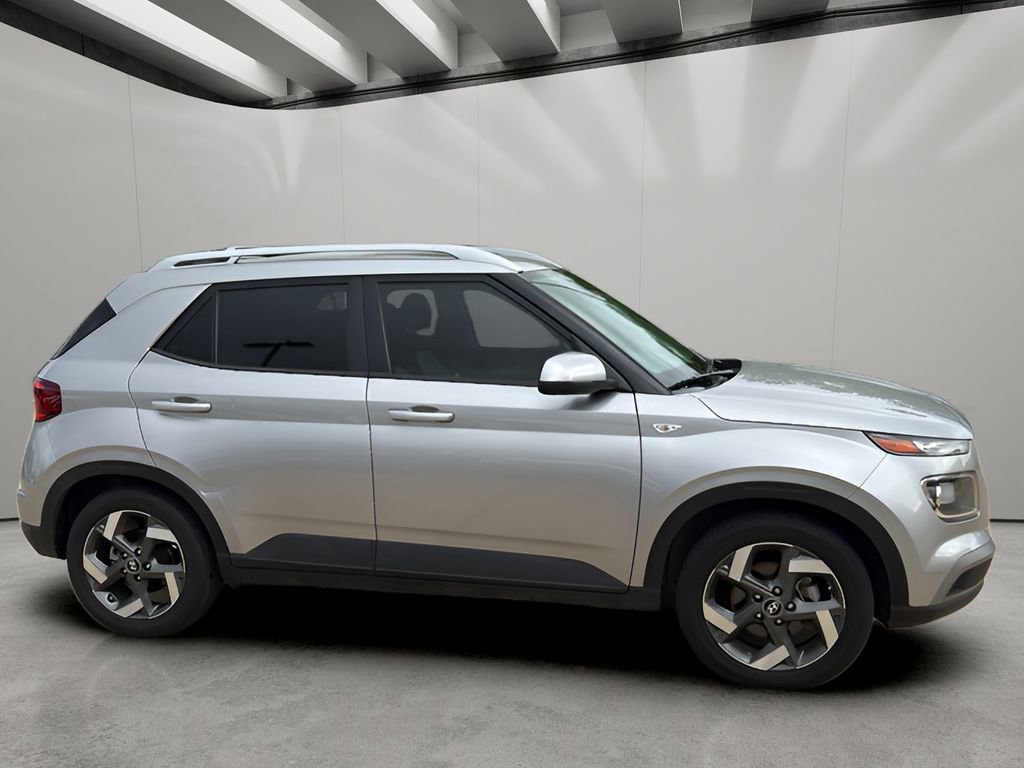 Used 2023 Hyundai Venue SEL w/ Cargo Package image 6