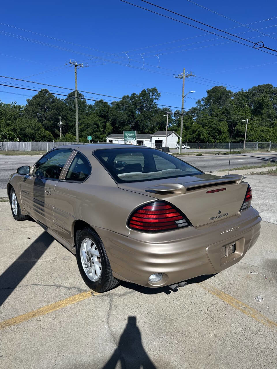 Used 2002 Pontiac Grand Am SE FWD image 2