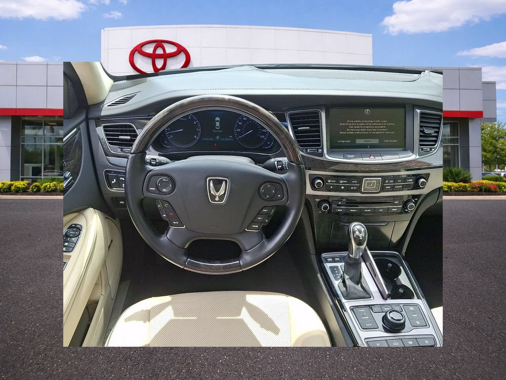 Used 2015 Hyundai Equus Signature RWD image 5