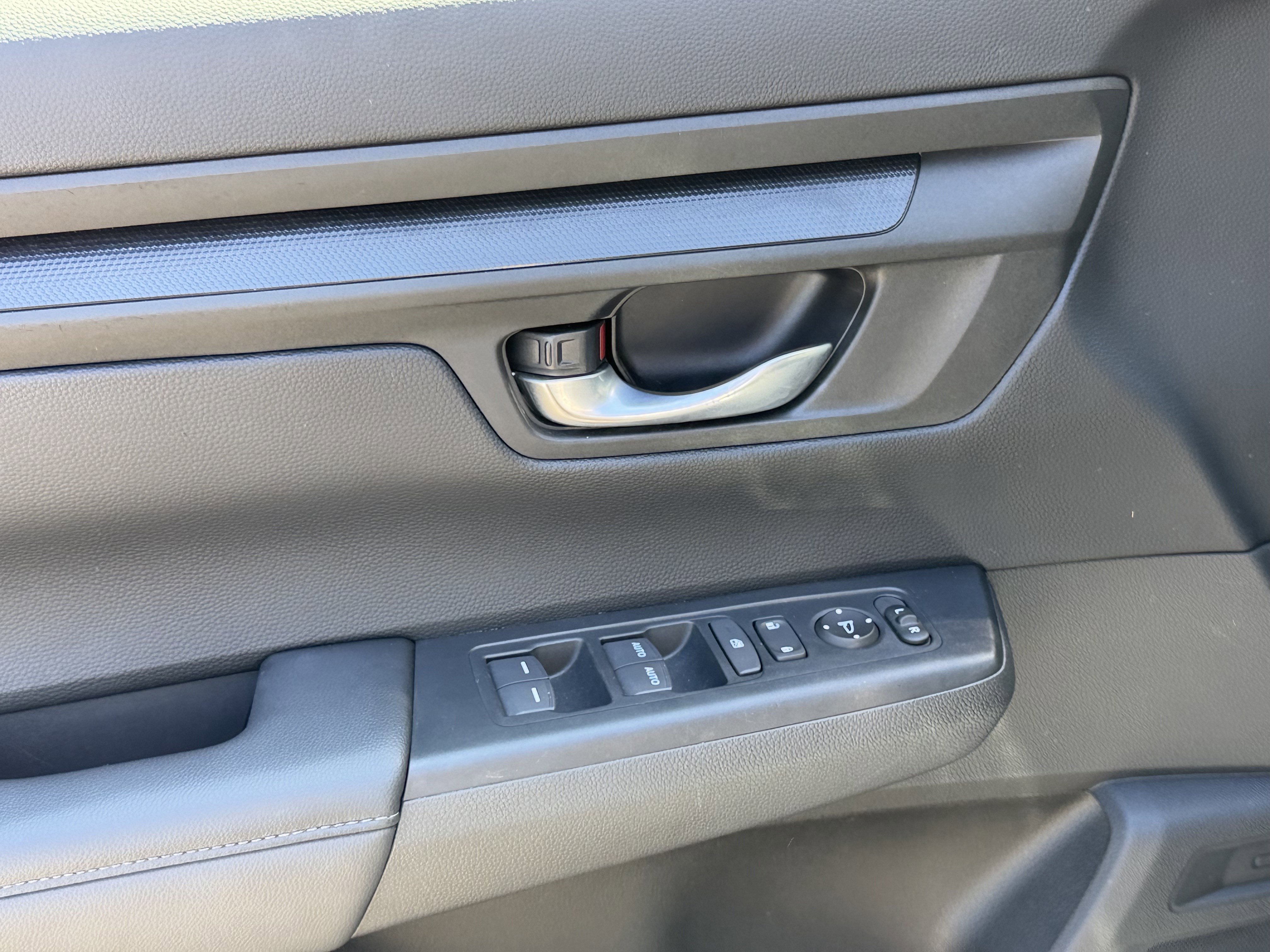 Used 2023 Honda CR-V EX image 9