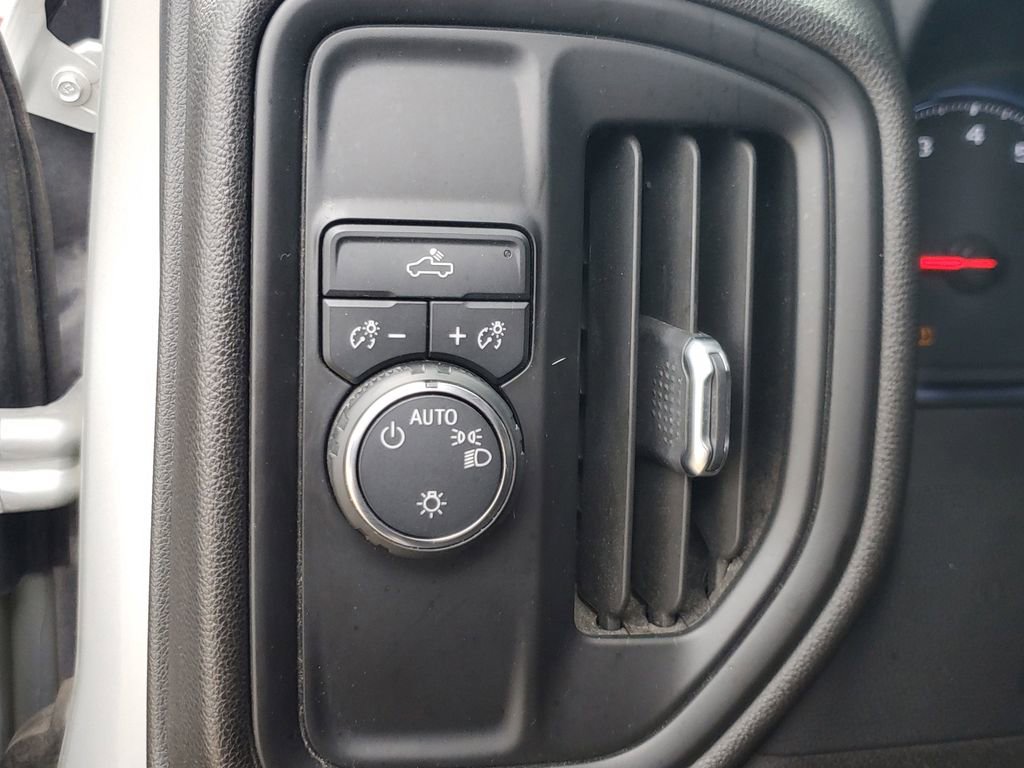 Used 2022 Chevrolet Silverado 2500 Custom w/ Custom Convenience Package RWD image 18