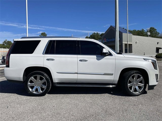 Used 2019 Cadillac Escalade Premium Luxury image 2