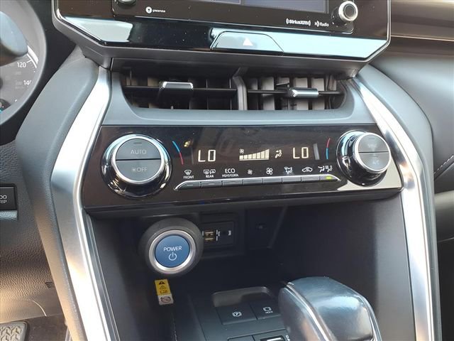 Used 2021 Toyota Venza LE image 12