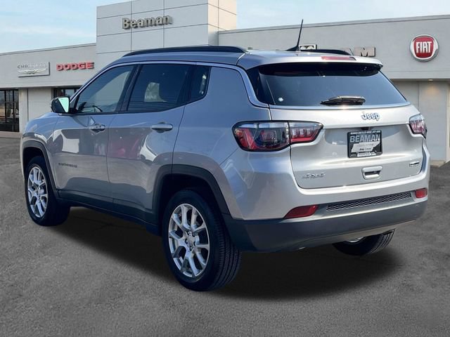 Used 2023 Jeep Compass Latitude AWD/4WD image 5