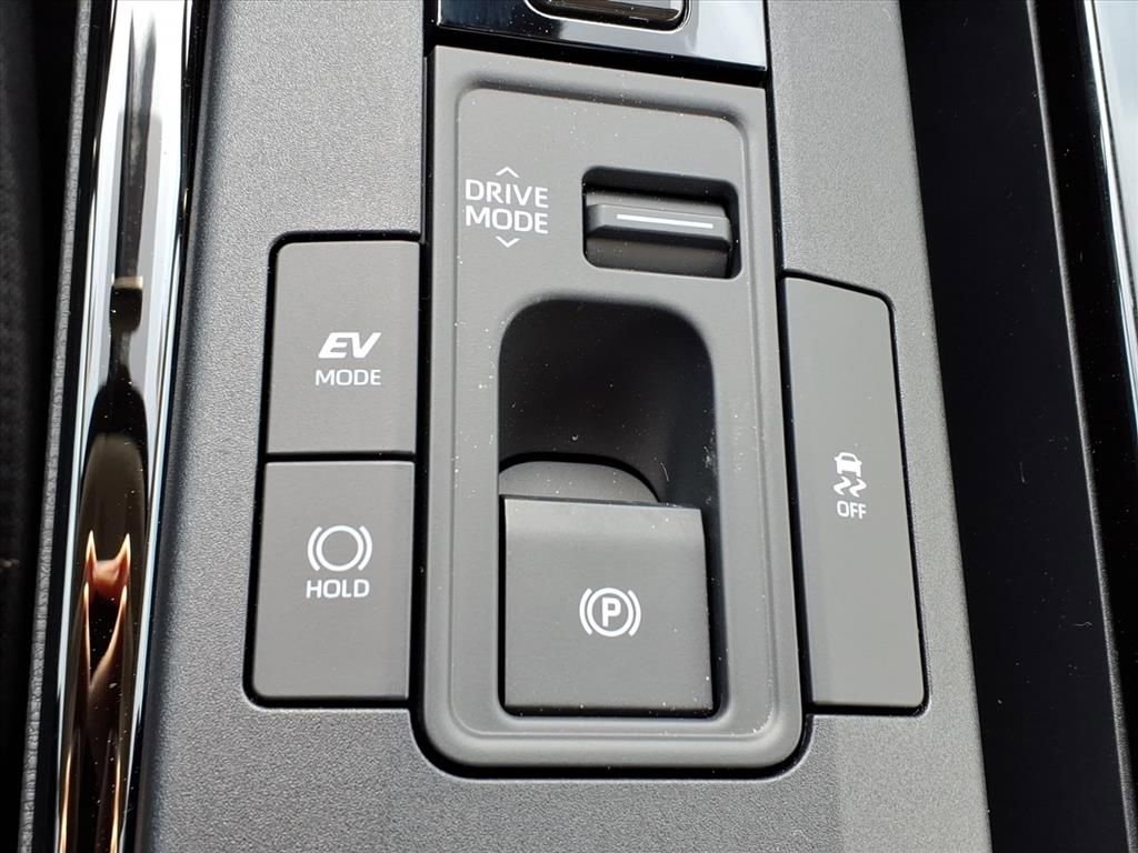 New 2026 Toyota Prius LE image 17