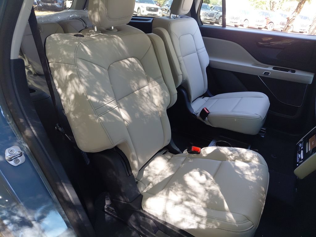 New 2026 Lincoln Aviator AWD image 59