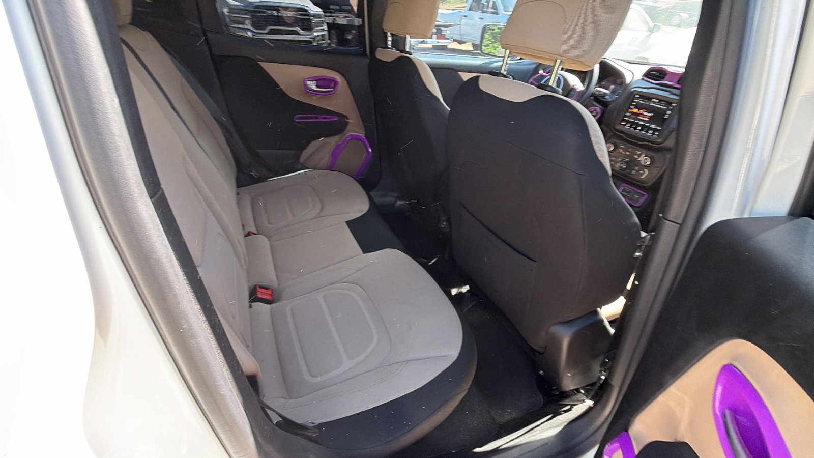 Used 2020 Jeep Renegade Latitude w/ UConnect 8.4 Nav Group AWD/4WD image 21