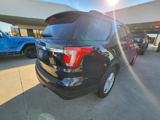 Used 2019 Ford Explorer XLT FWD image 4
