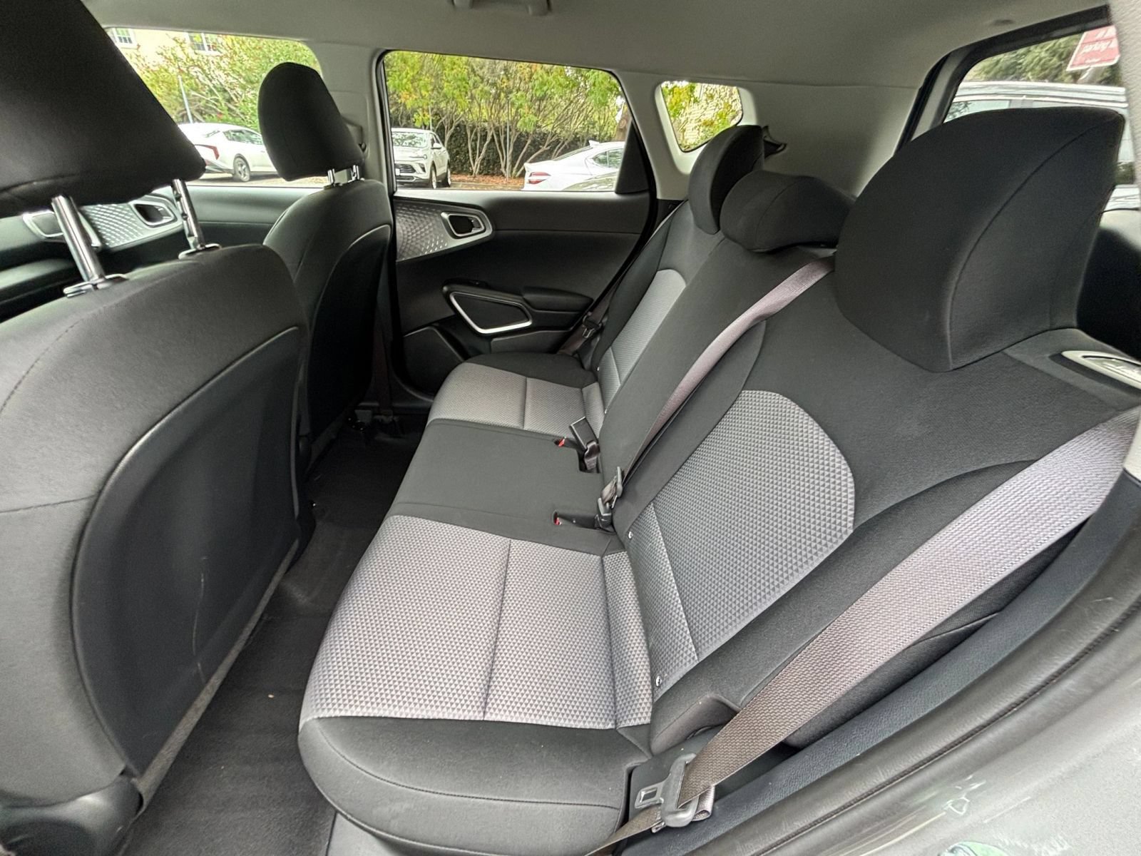 Used 2025 Kia Soul LX w/ LX Technology Package FWD image 19