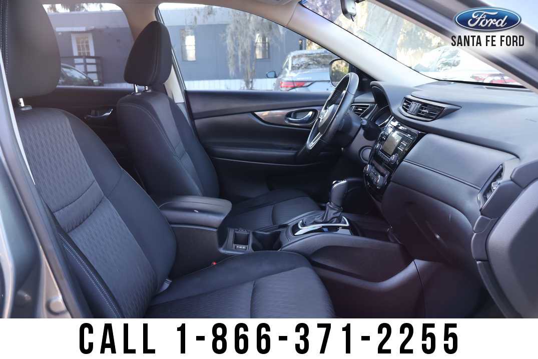 Used 2017 Nissan Rogue SV image 23