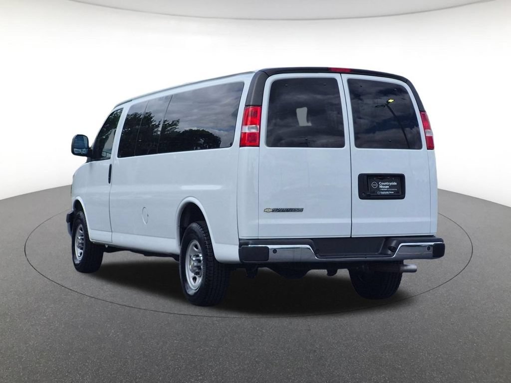 Used 2024 Chevrolet Express 3500 LT w/ LT Preferred Equipment Group RWD image 7