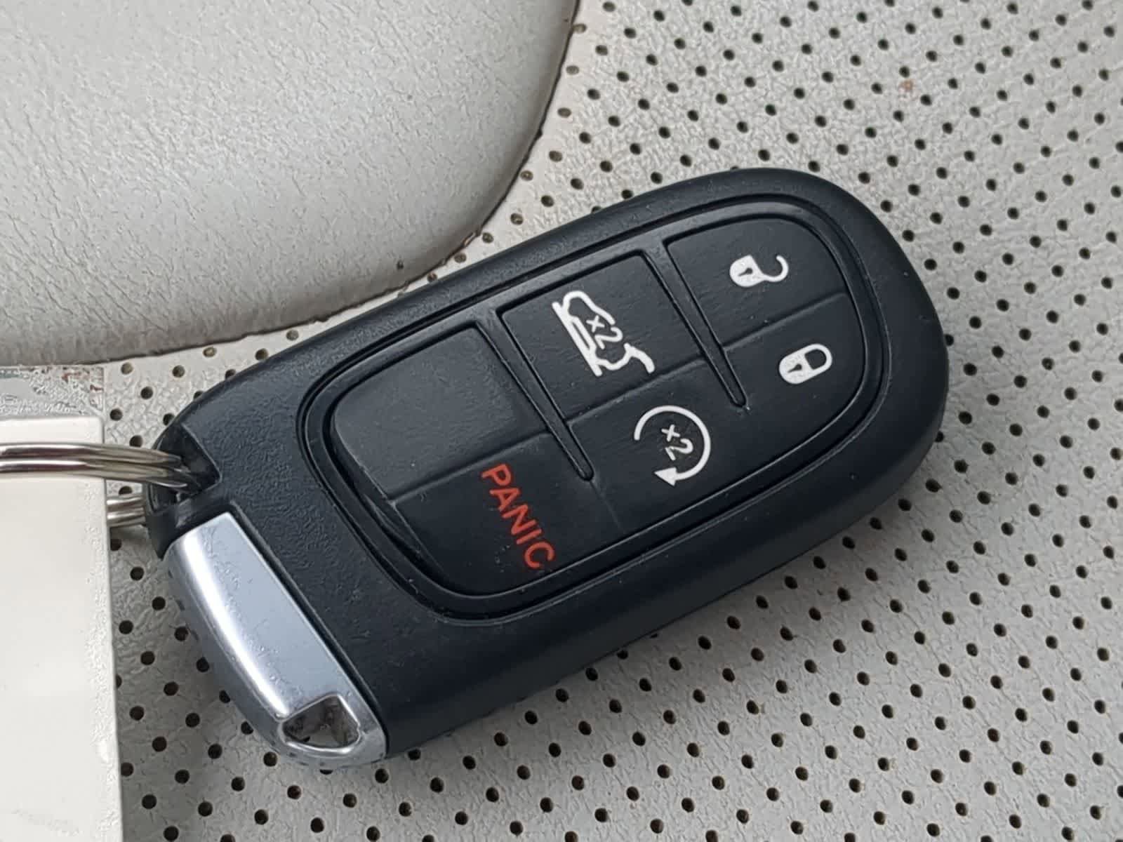 Certified 2019 Jeep Cherokee Limited AWD/4WD image 33