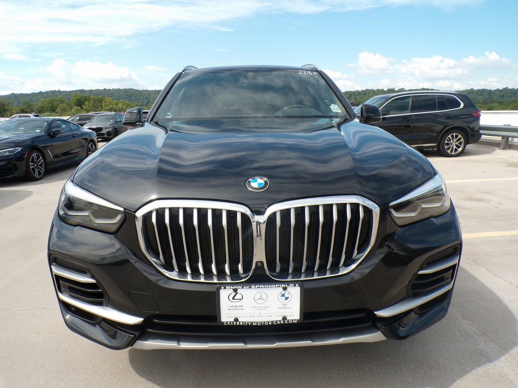 Used 2023 BMW X5 xDrive40i w/ Premium Package image 2