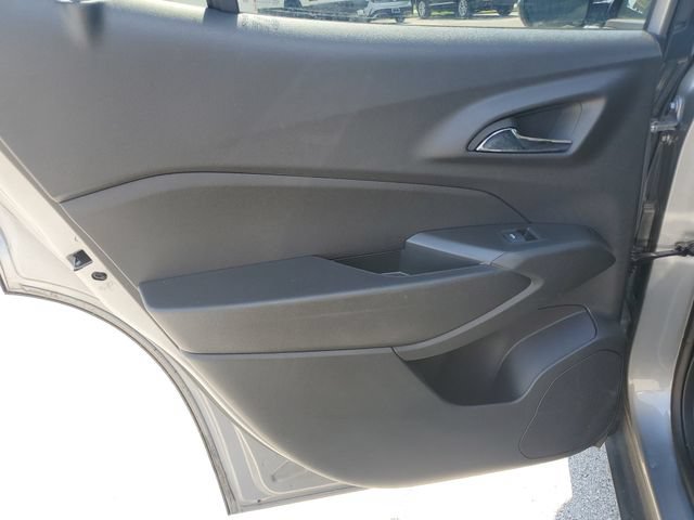 Used 2025 Chevrolet Trax LT w/ LT Convenience Package FWD image 15