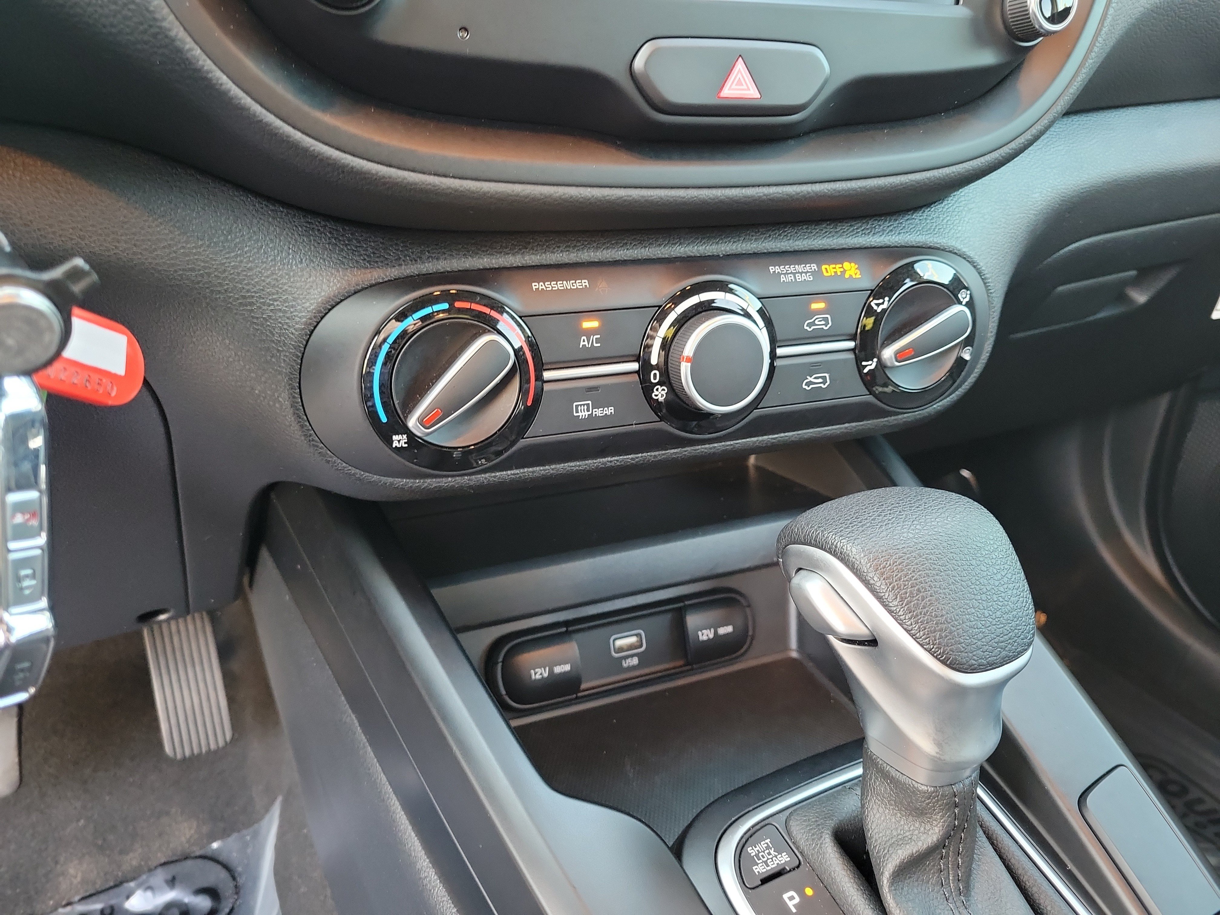 Certified 2025 Kia Soul LX w/ LX Technology Package FWD image 18