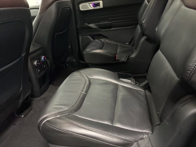 Used 2020 Ford Explorer Platinum w/ Premium Technology Package AWD/4WD image 23