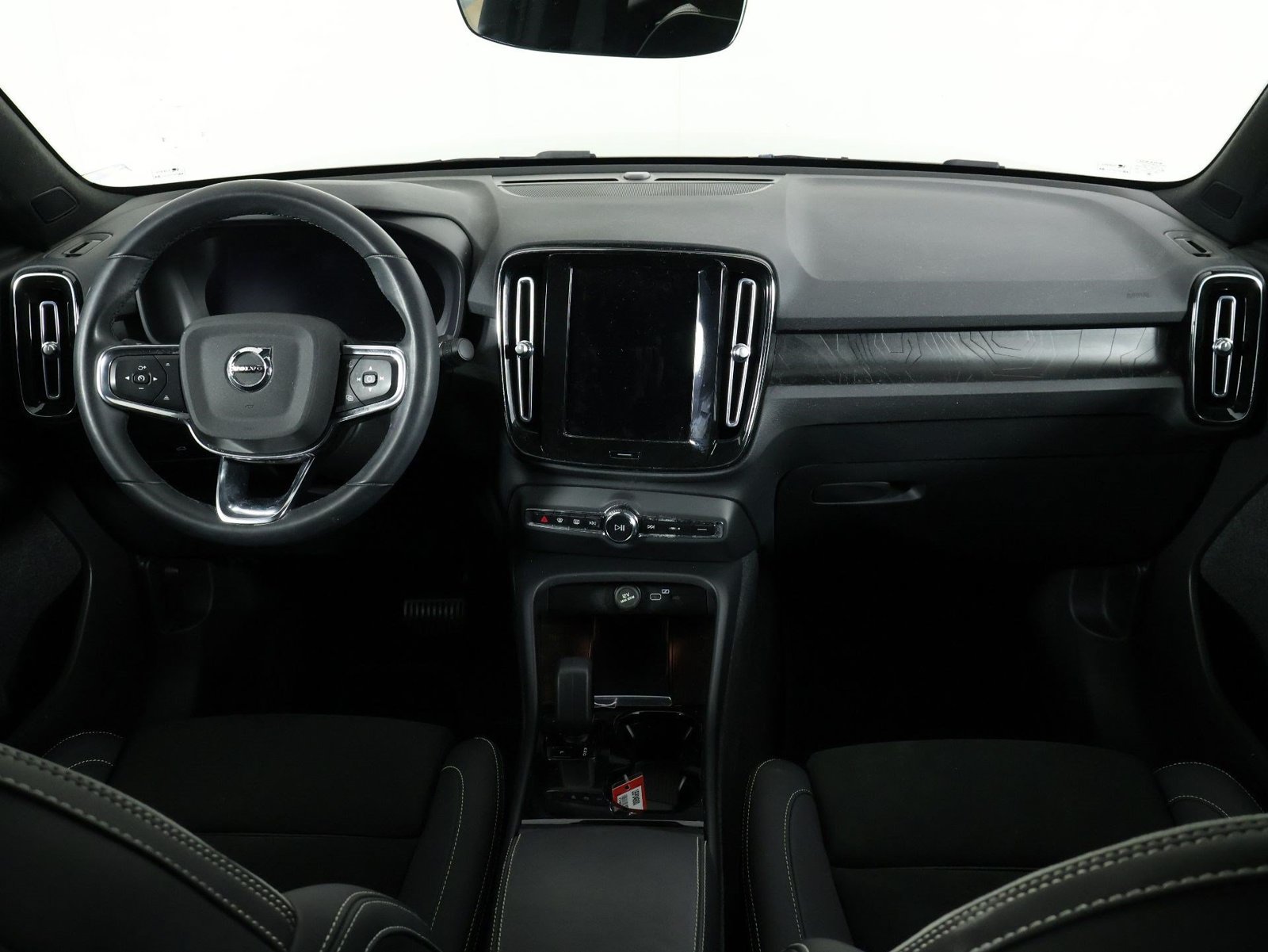 Certified 2023 Volvo C40 P8 Recharge Plus AWD/4WD image 7