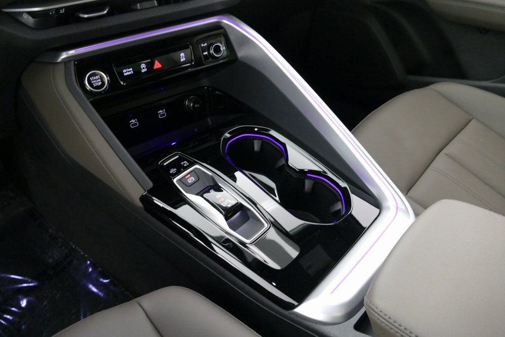 Used 2025 Audi Q5 Premium w/ Convenience Package image 21