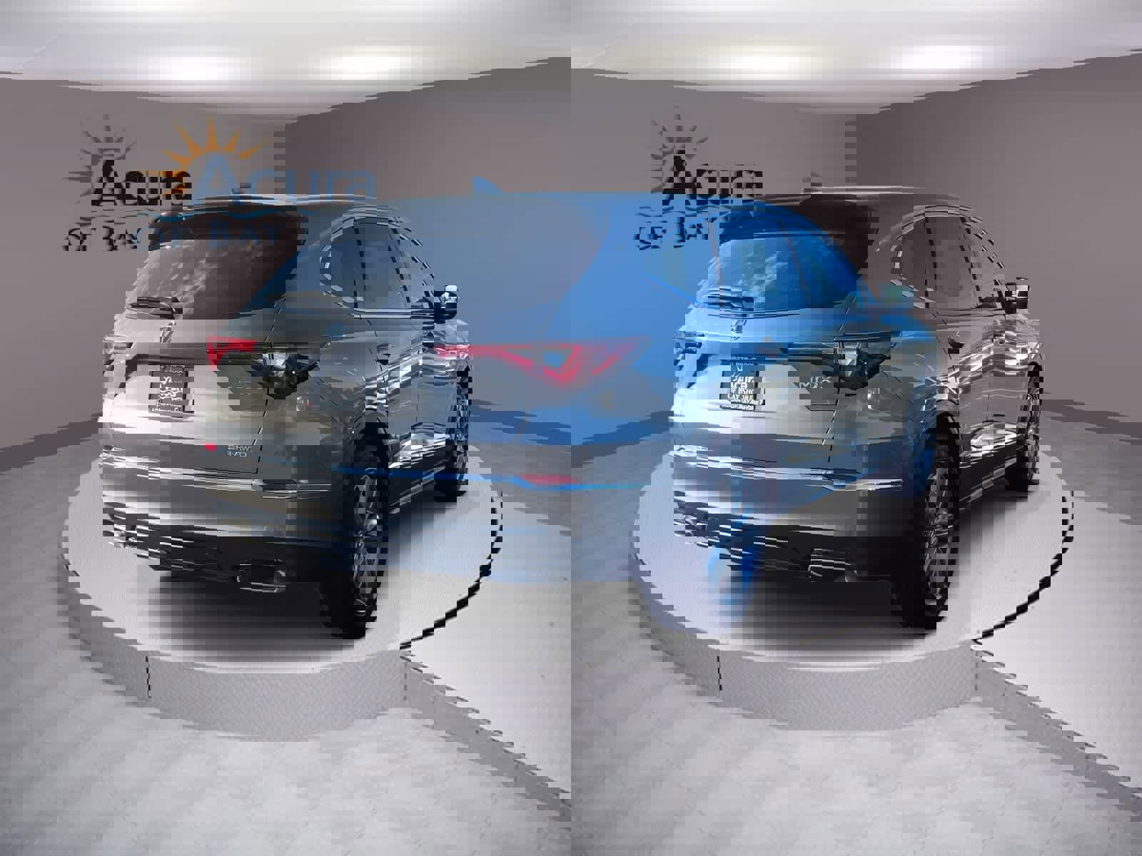 Used 2023 Acura MDX SH-AWD image 2