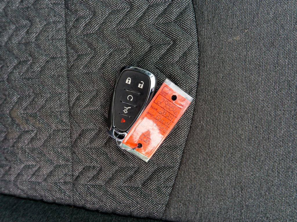 Used 2024 Chevrolet Equinox LT image 32