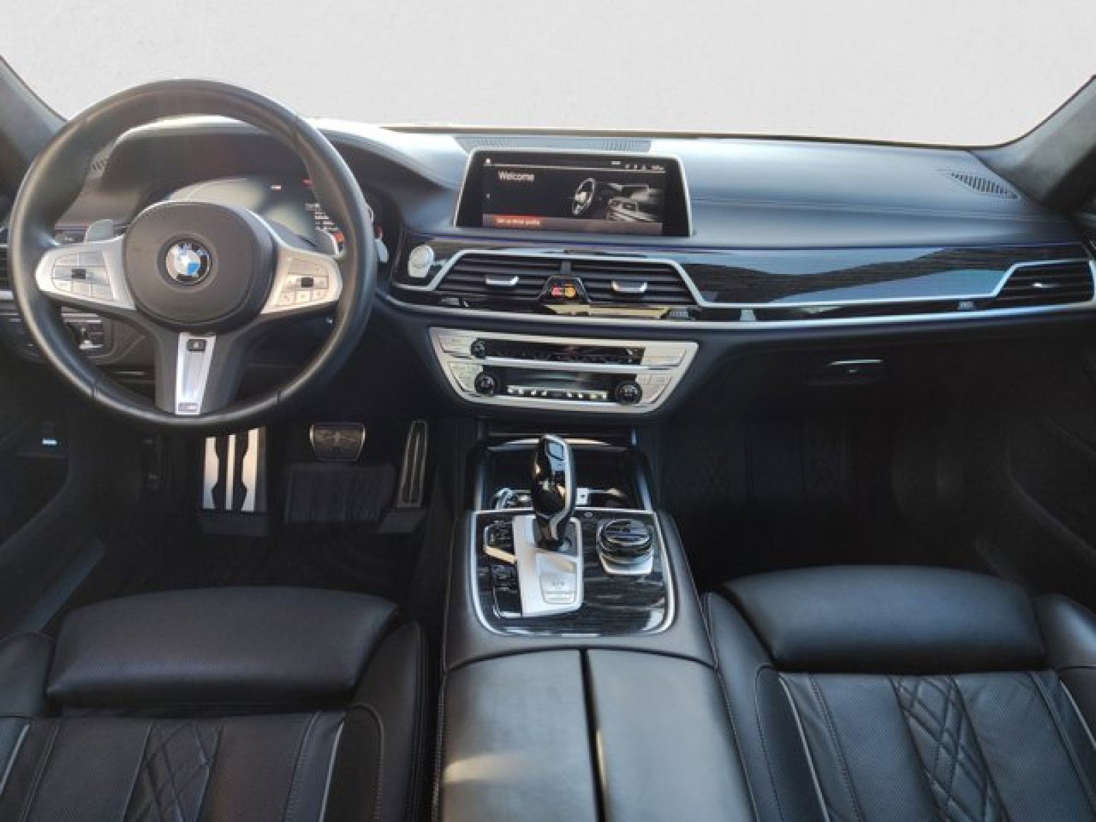 Used 2022 BMW 750i xDrive w/ Executive Package AWD/4WD image 14