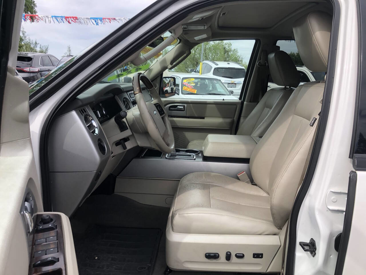 Used 2009 Ford Expedition Limited image 3