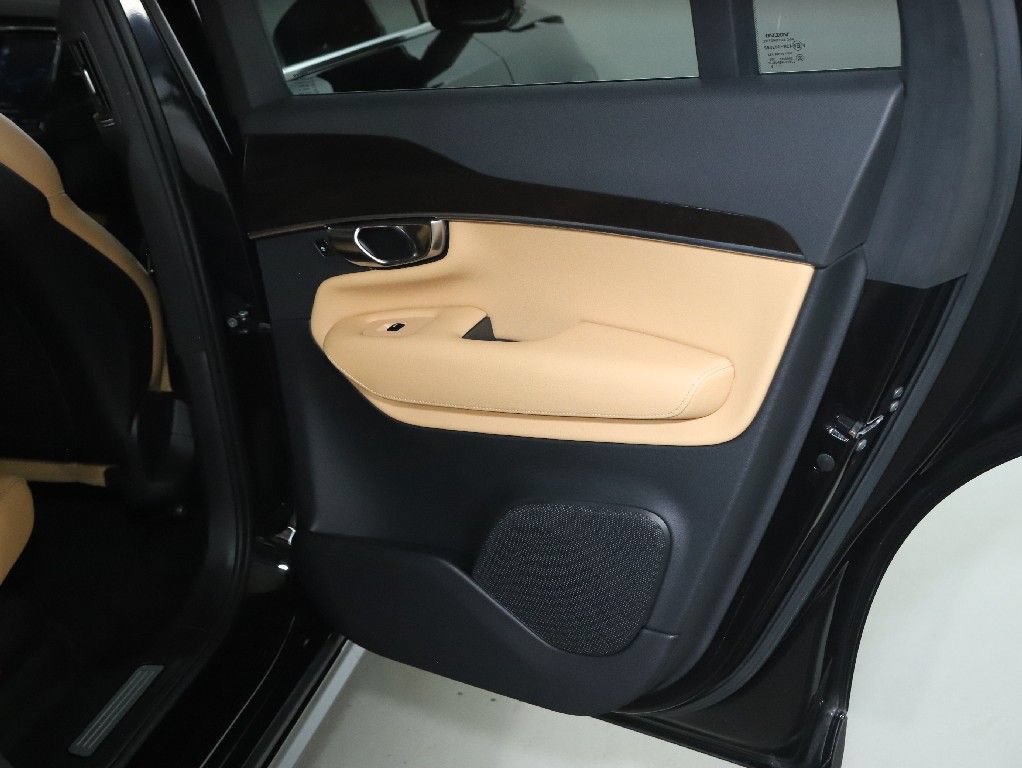 Used 2019 Volvo XC90 T6 Momentum w/ Protection Package Premier AWD/4WD image 31