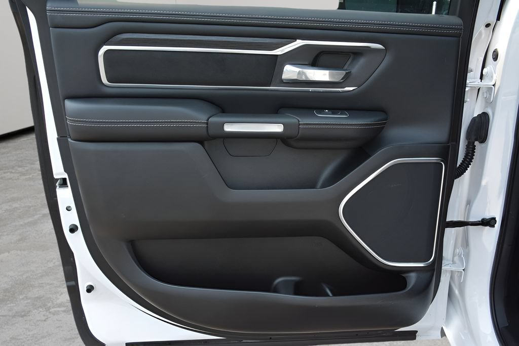 Used 2023 RAM 1500 Laramie AWD/4WD image 17