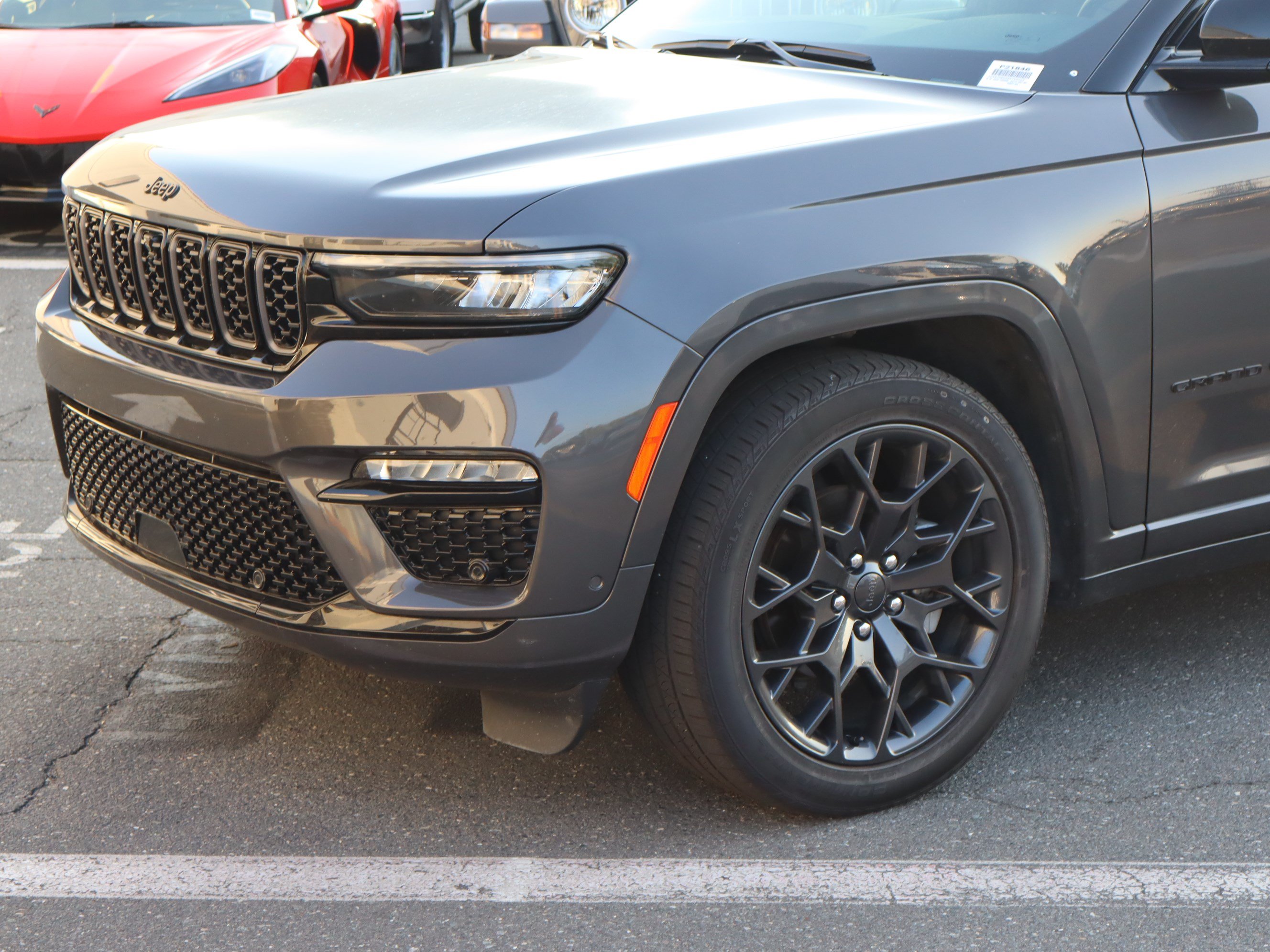 Used 2025 Jeep Grand Cherokee Summit w/ Obsidian Package AWD/4WD image 6