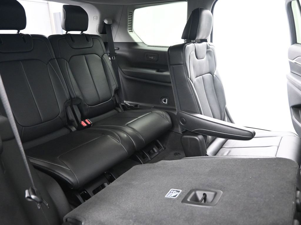 Used 2022 Jeep Grand Cherokee L Limited image 14