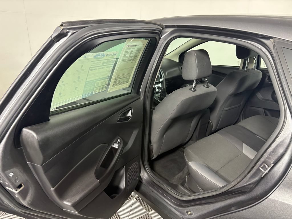 Used 2012 Ford Focus SE FWD image 24