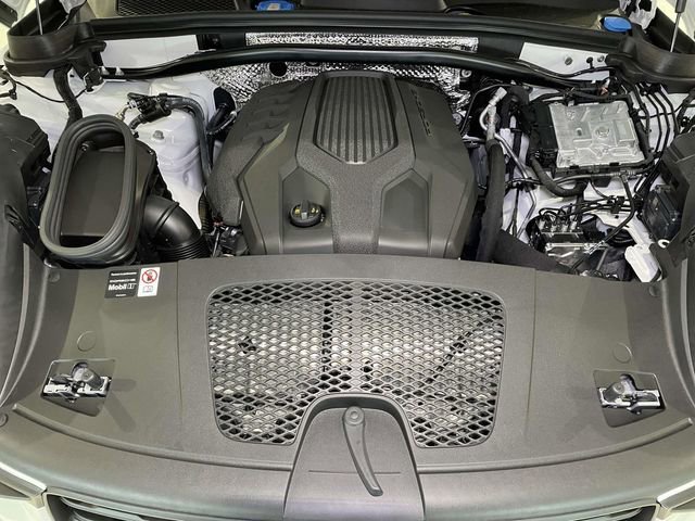 New 2026 Porsche Macan image 24