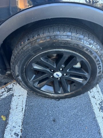 Used 2017 Ford Explorer XLT image 12