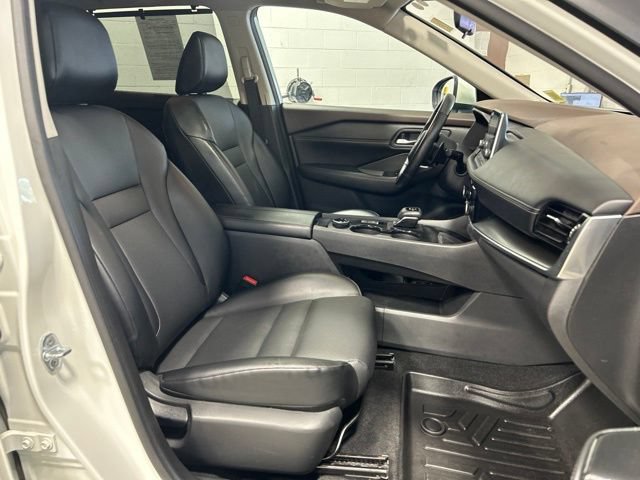 Used 2022 Nissan Rogue SV w/ SV Premium Package AWD/4WD image 12